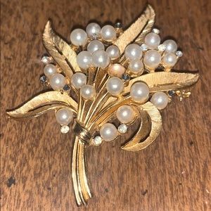 Trifari Pearl  Floral-Gold  Tone Leaf Brooch Pin